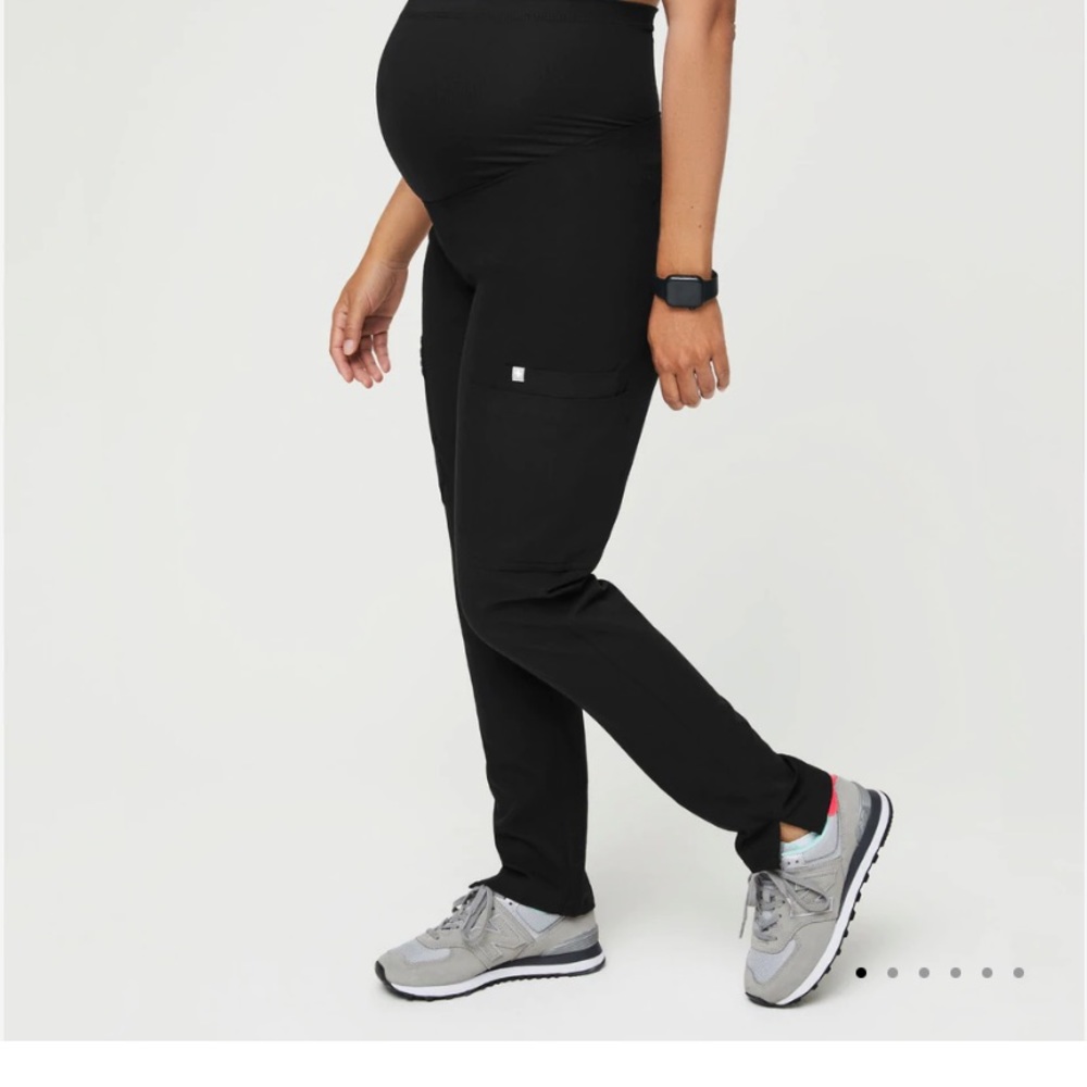 Black FIGS maternity scrubs XXL